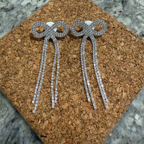 NEW Nordstrom Bow Rhinestone Tassel Earrings Crystal Chandelier Earrings - Picture 4 of 10